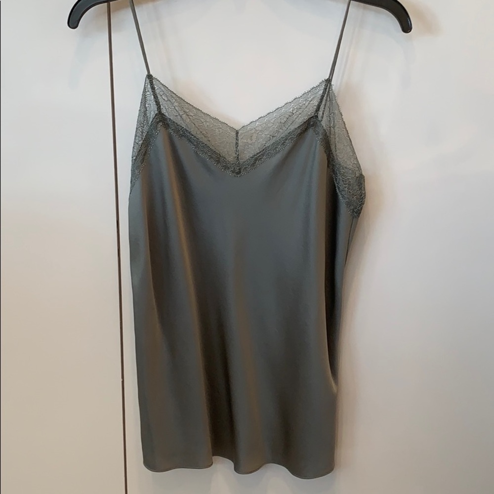 Vince 100% silk Size XSmall bottle green silk